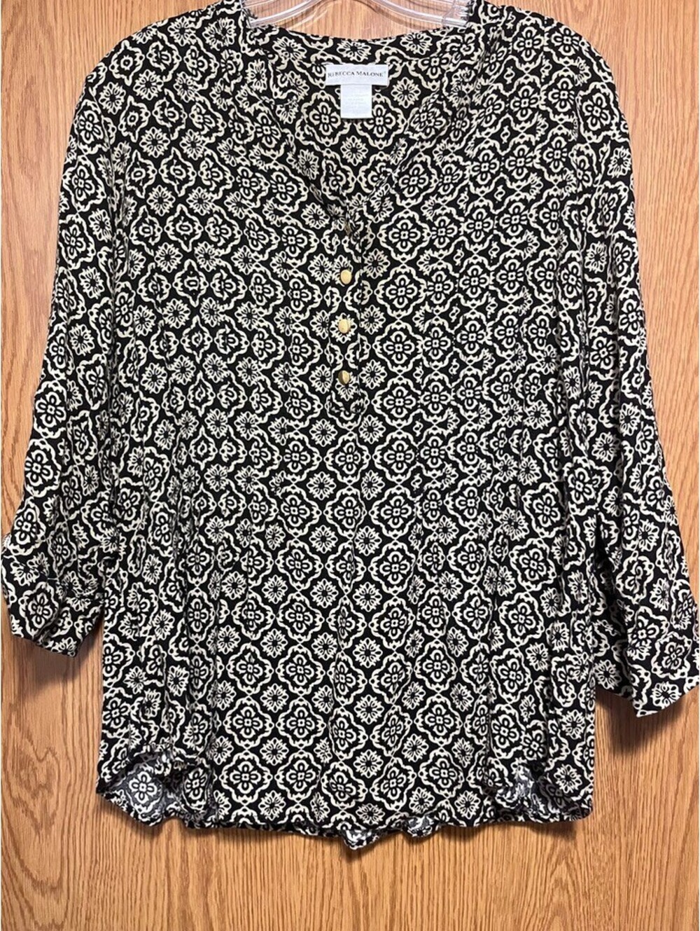 Chic Black & Cream XL 3/4 sleeve Tunic Top with Bold Pattern